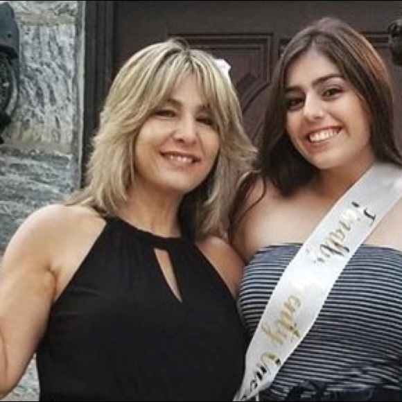 Meet your Posher, Ana - Picture 1 of 1